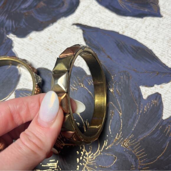Vintage 70s Solid Brass & Copper Gold and Silver Floral Bangle Bracelet Set D1 - Picture 7 of 13